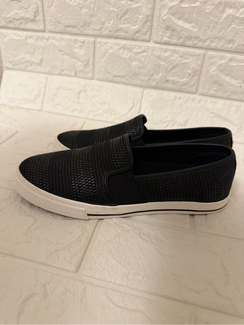 Lauren Ralph Lauren faux leather slip on sneakers black 6.5